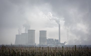 持续深入打好污染防治攻坚战——加快推进人与自然和谐共生的现代化